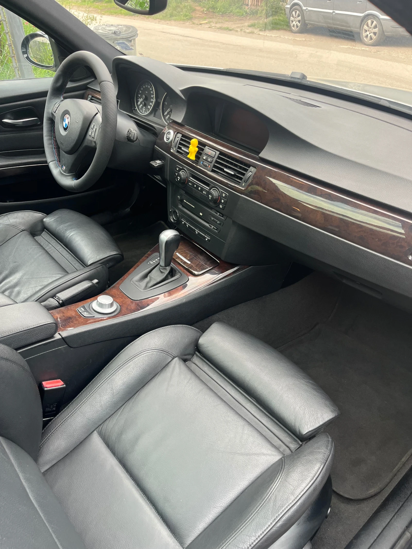 BMW 330 Panorama - Xenon - Navi - SWISS, снимка 10 - Автомобили и джипове - 54662945