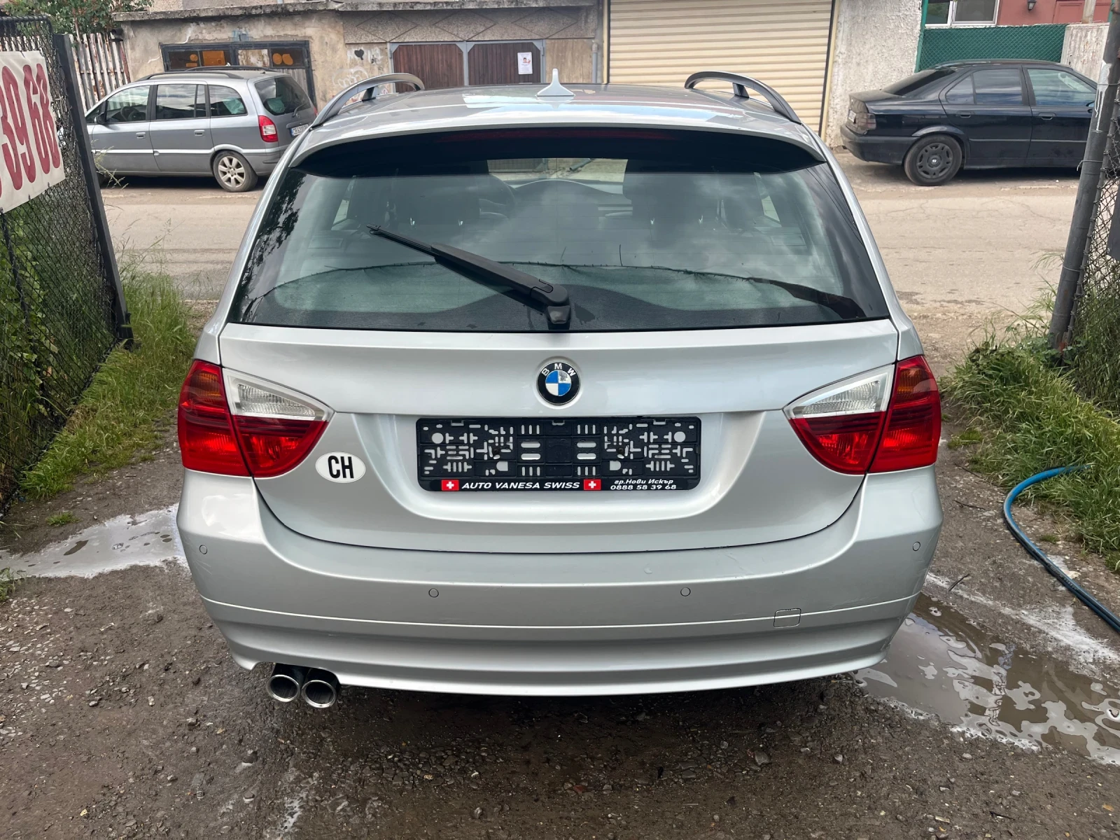 BMW 330 Panorama - Xenon - Navi - SWISS, снимка 4 - Автомобили и джипове - 54662945