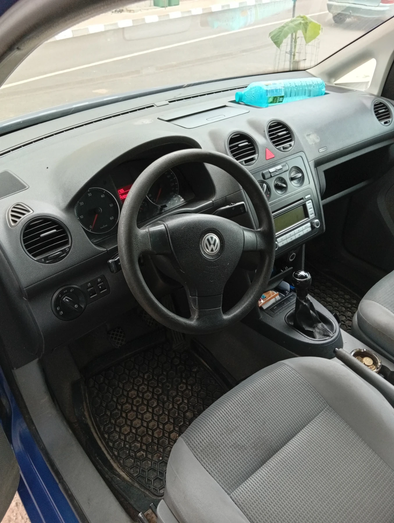 VW Caddy 1.9, снимка 5 - Автомобили и джипове - 54870399