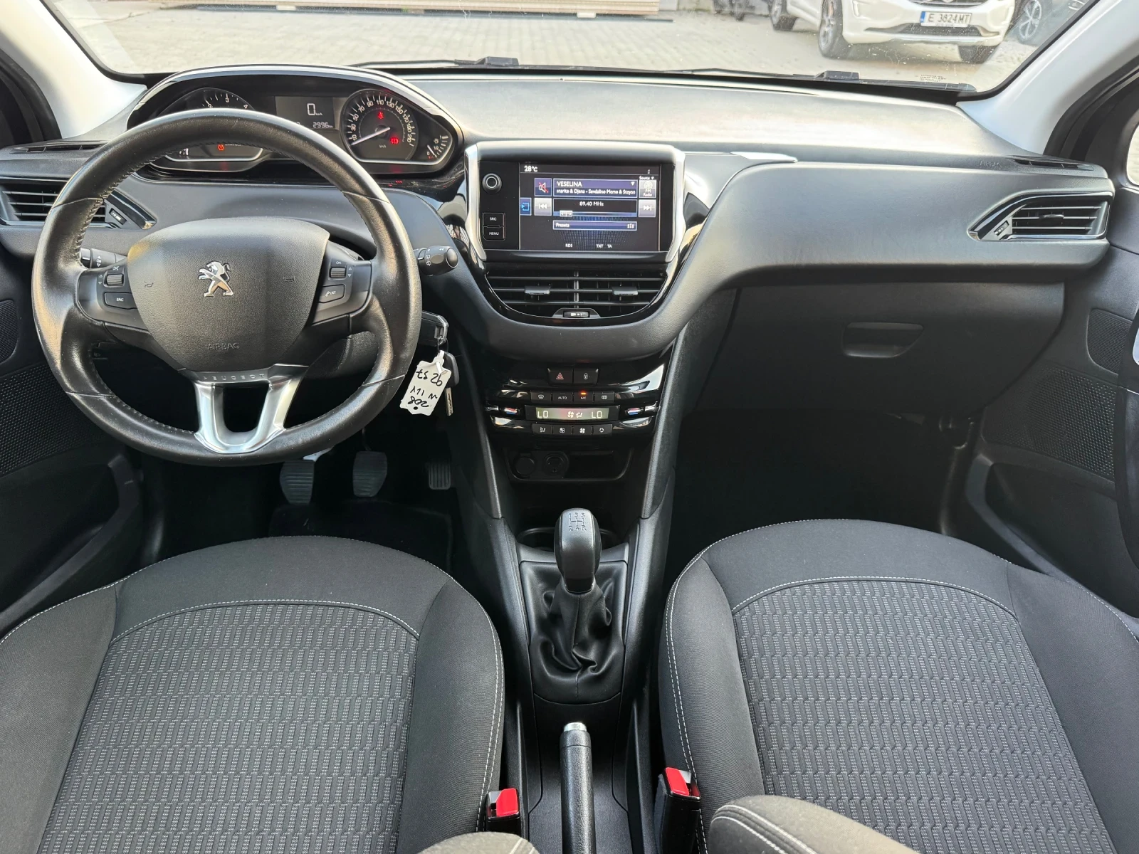 Peugeot 208 1.6HDI TOP EURO-6, снимка 12 - Автомобили и джипове - 55438357