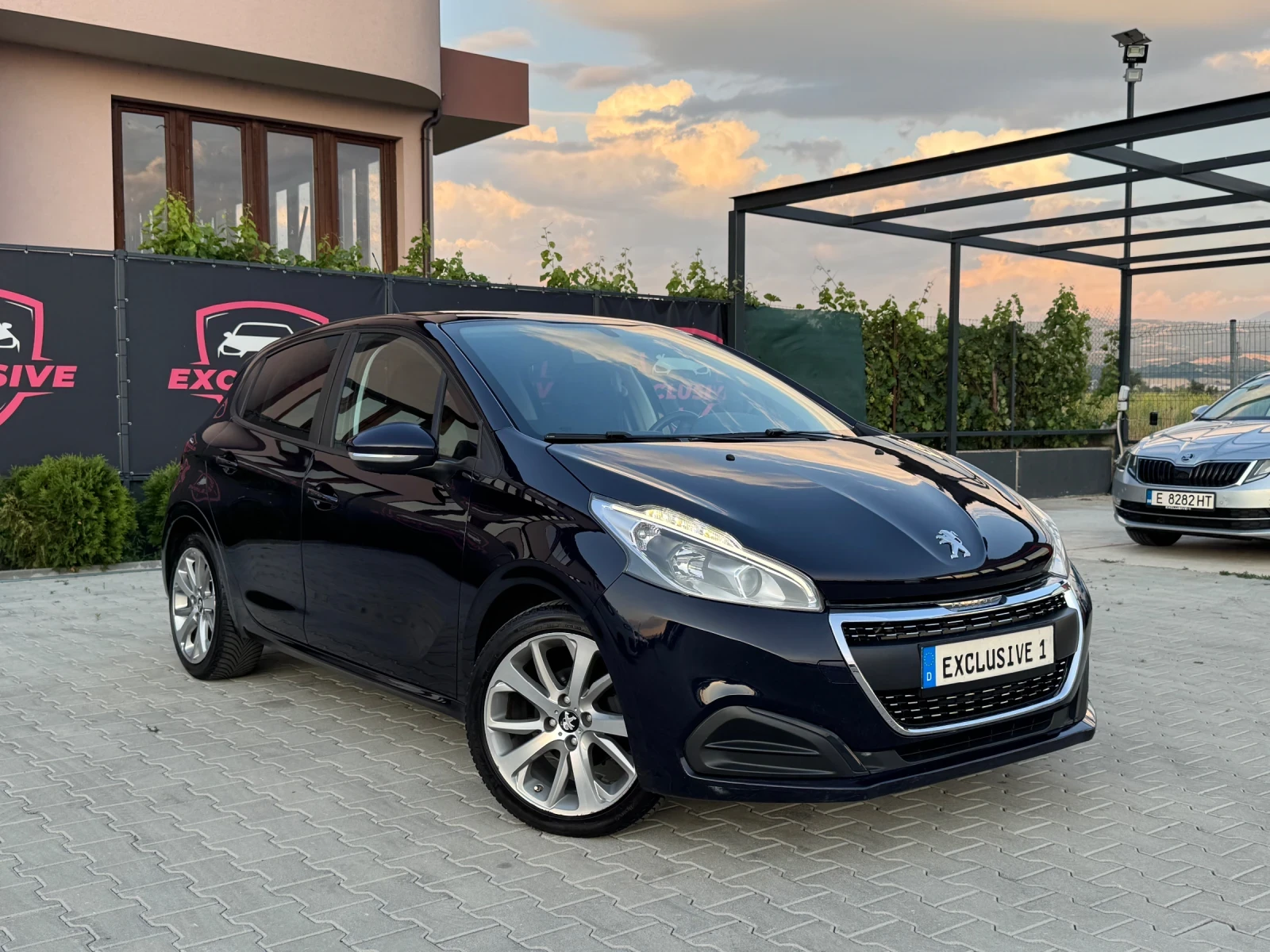 Peugeot 208 1.6HDI TOP EURO-6, снимка 7 - Автомобили и джипове - 55438357