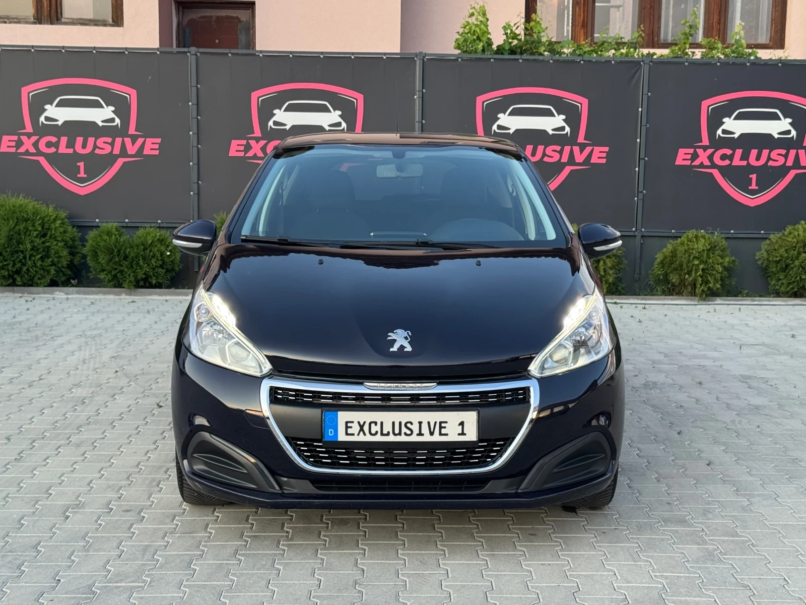 Peugeot 208 1.6HDI TOP EURO-6, снимка 8 - Автомобили и джипове - 55438357