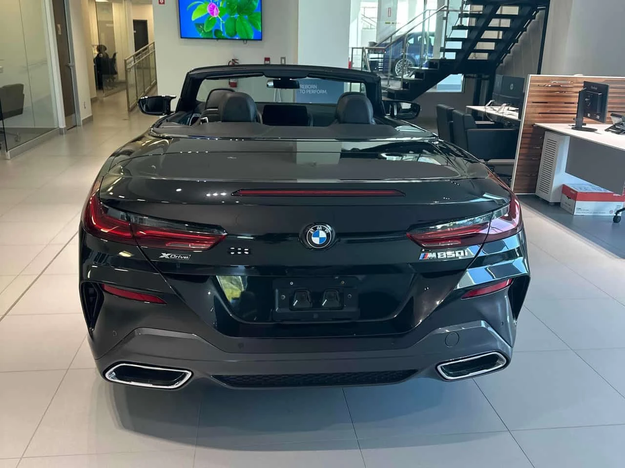 BMW 850 i xDrive| CABRIO| SWAROWSKI| HUD| 360| , снимка 13 - Автомобили и джипове - 55573841