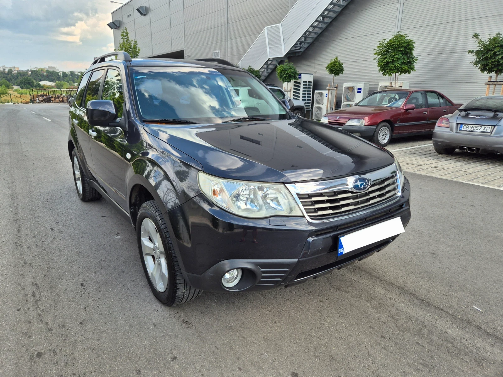 Subaru Forester 2.0 АВТОМАТ* СЕРВИЗНА ИСТОРИЯ , снимка 2 - Автомобили и джипове - 55599068