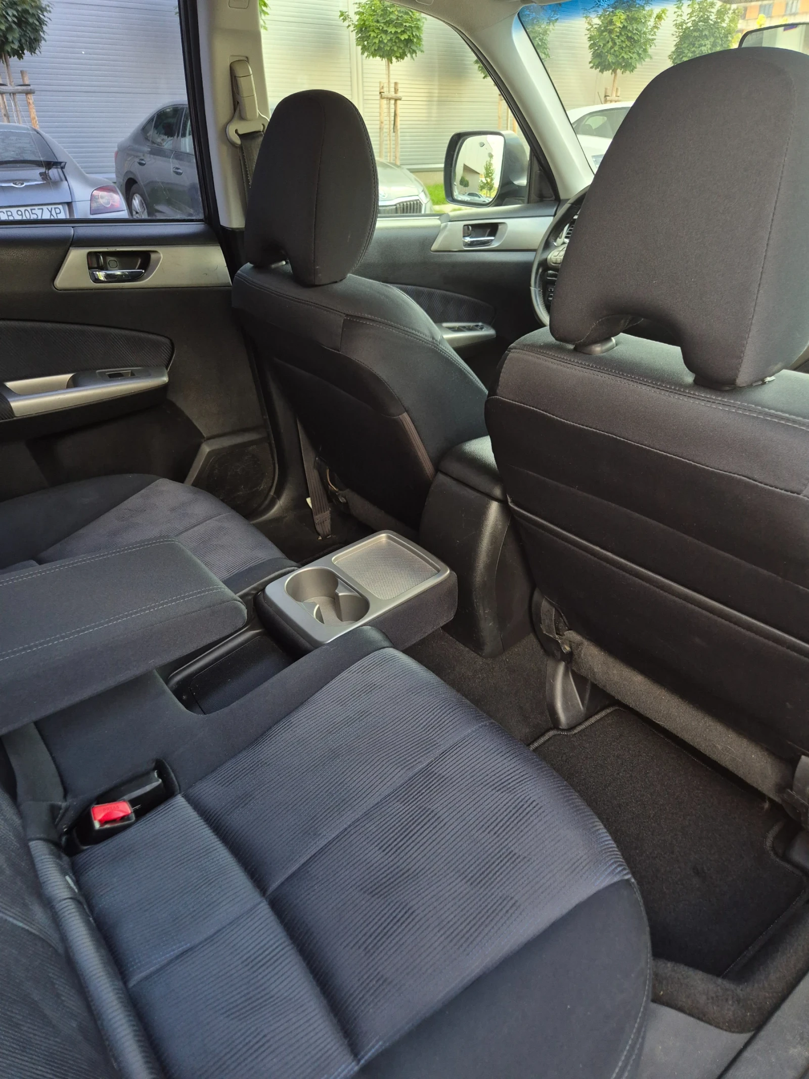 Subaru Forester 2.0 АВТОМАТ* СЕРВИЗНА ИСТОРИЯ , снимка 8 - Автомобили и джипове - 55599068