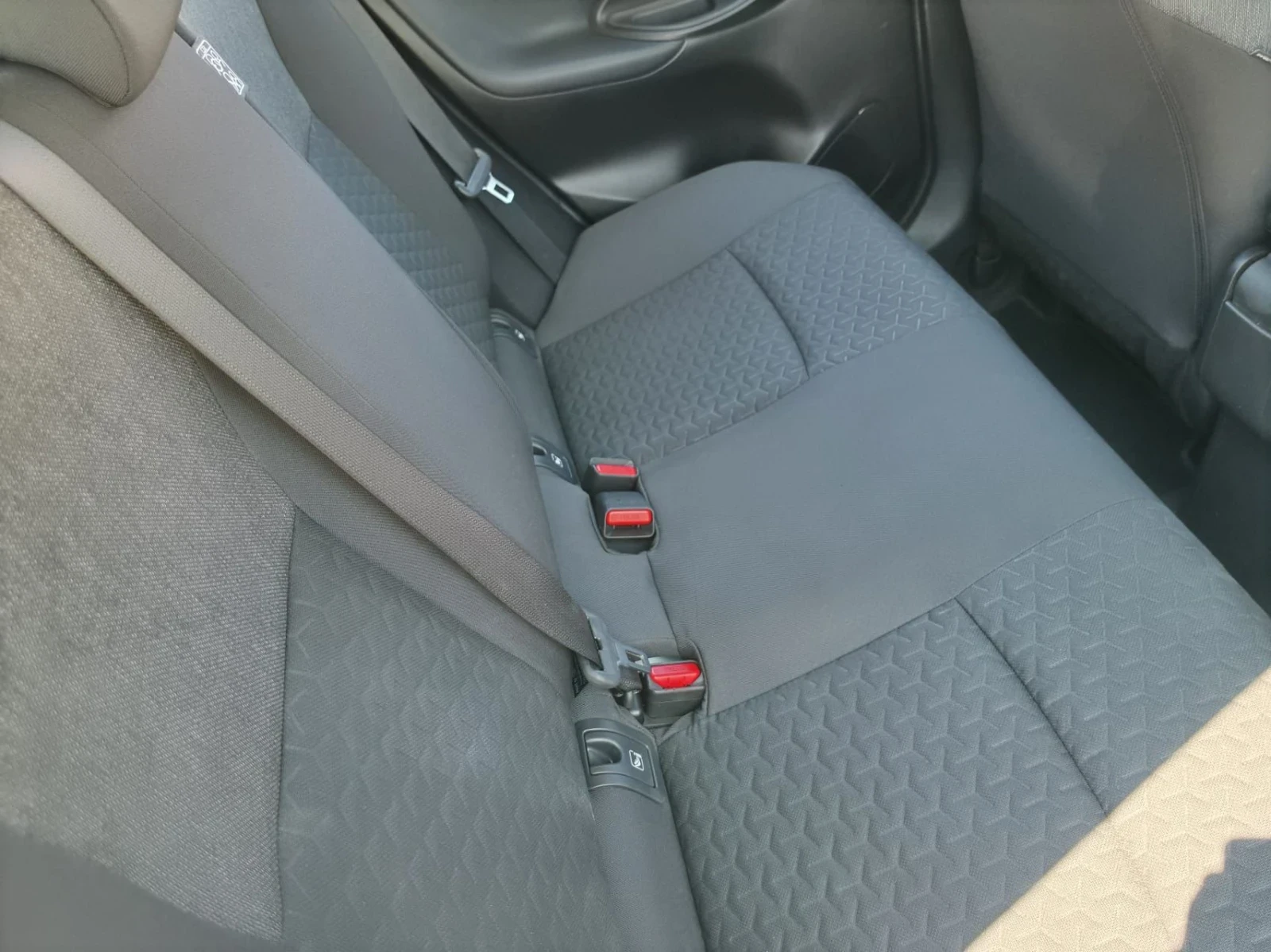 Toyota Yaris Cross 1.5HYBRID* КАТО НОВ* ТОП ЦЕНА, снимка 13 - Автомобили и джипове - 55692355