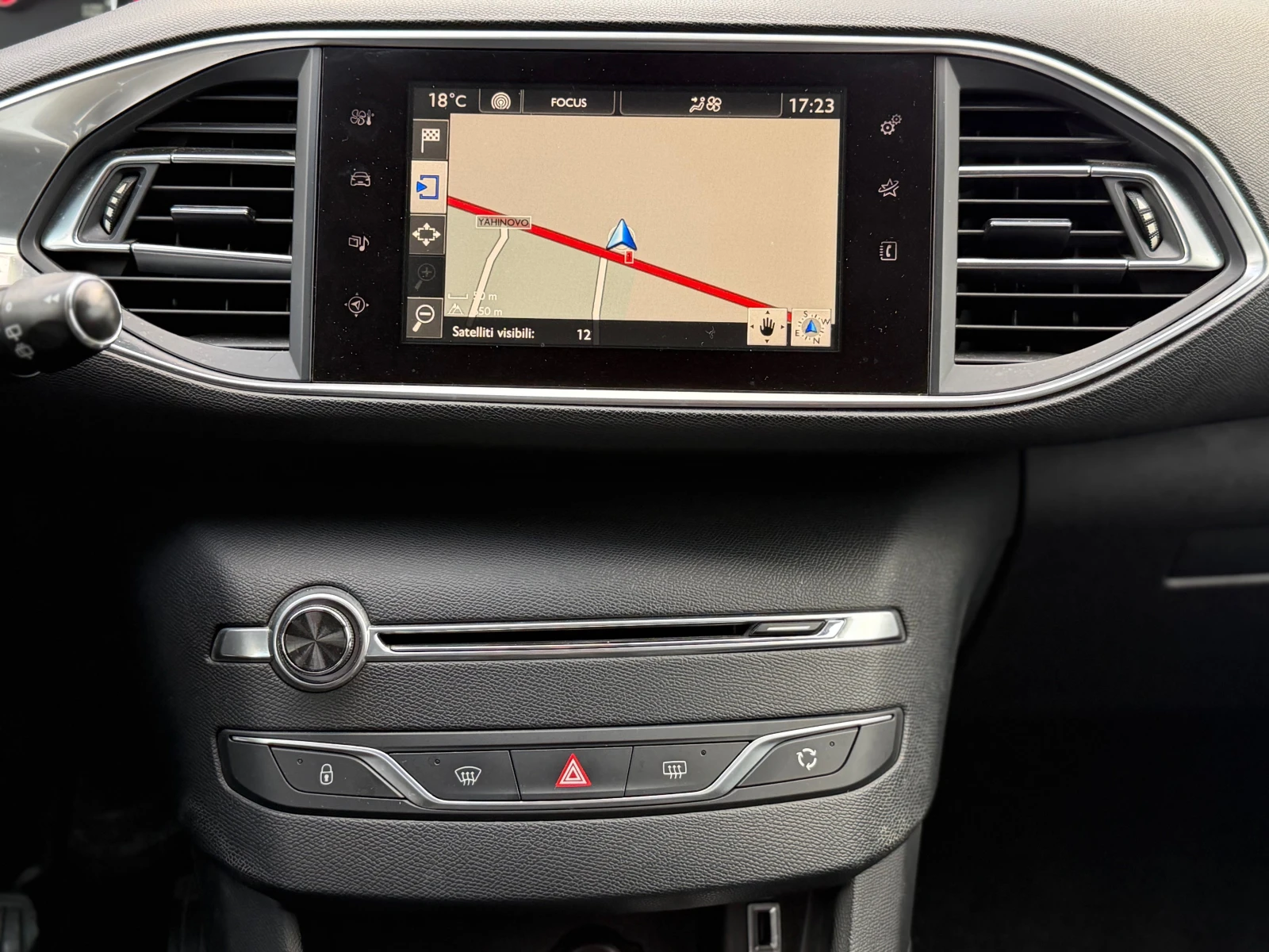 Peugeot 308 * EURO 6* ALLURE* NAVI* LED* XENON* 1.6-120* , снимка 11 - Автомобили и джипове - 55947577