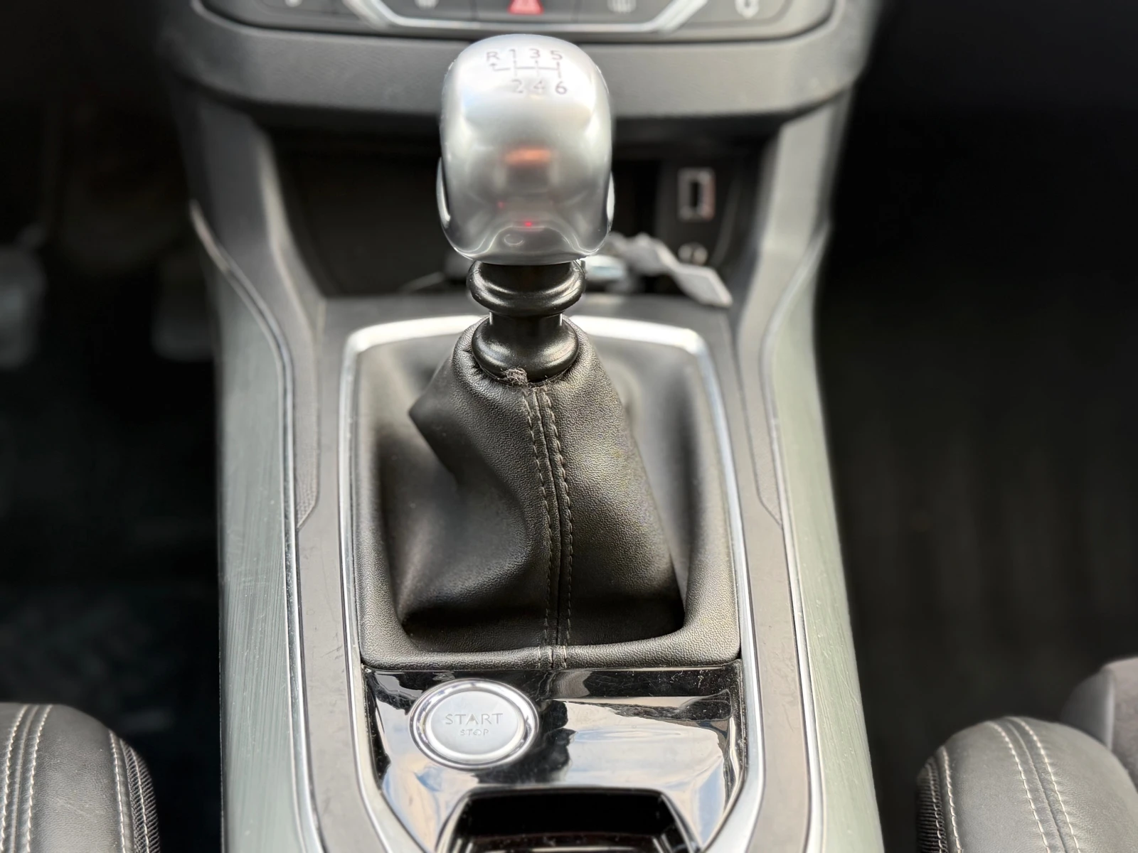Peugeot 308 * EURO 6* ALLURE* NAVI* LED* XENON* 1.6-120* , снимка 12 - Автомобили и джипове - 55947577