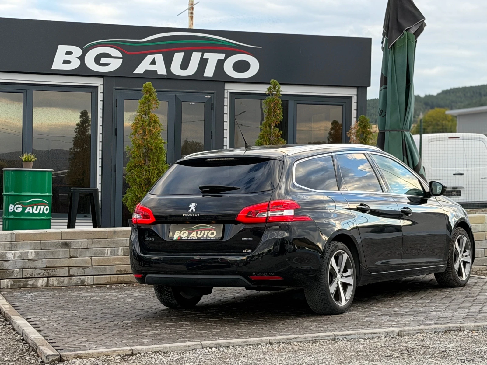 Peugeot 308 * EURO 6* ALLURE* NAVI* LED* XENON* 1.6-120* , снимка 4 - Автомобили и джипове - 55947577