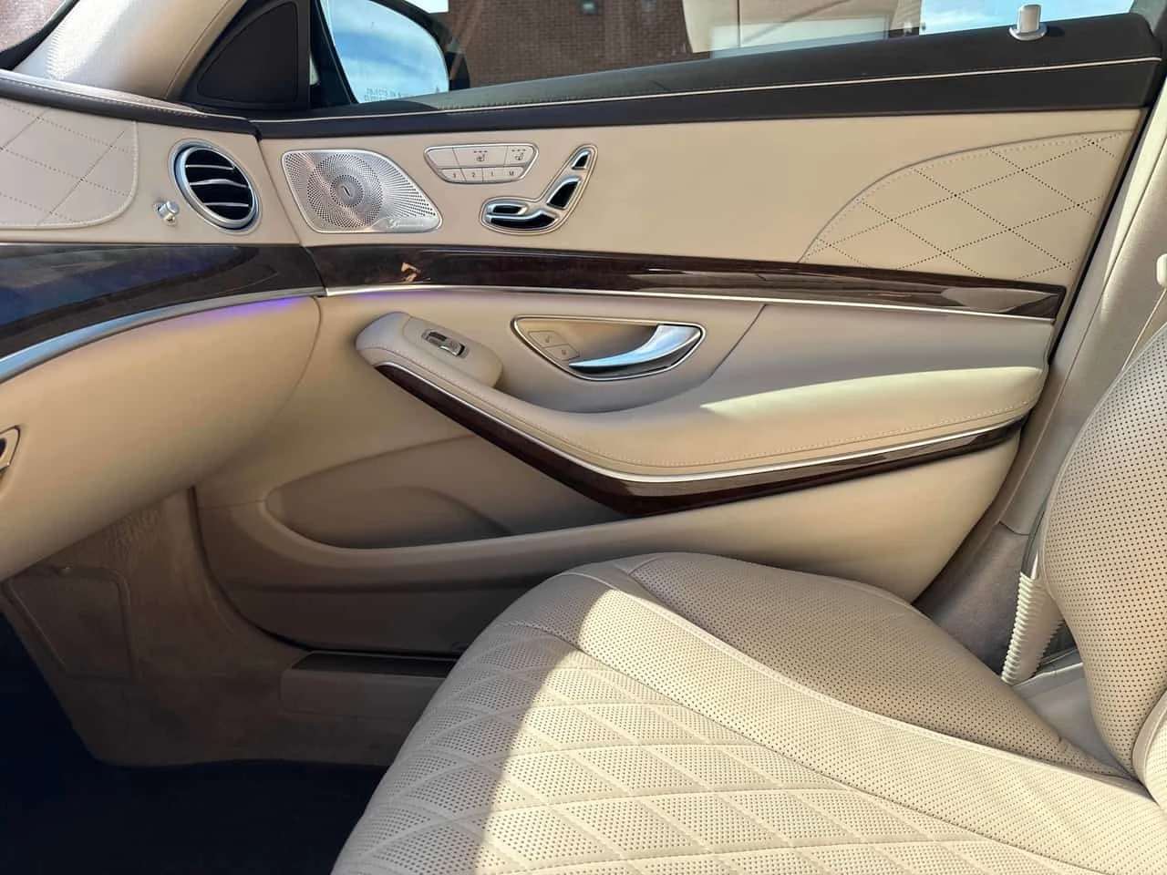 Mercedes-Benz S 560 * CARFAX * БЕЗ ПЪРВОНАЧАЛНА ВНОСКА, снимка 17 - Автомобили и джипове - 56178380