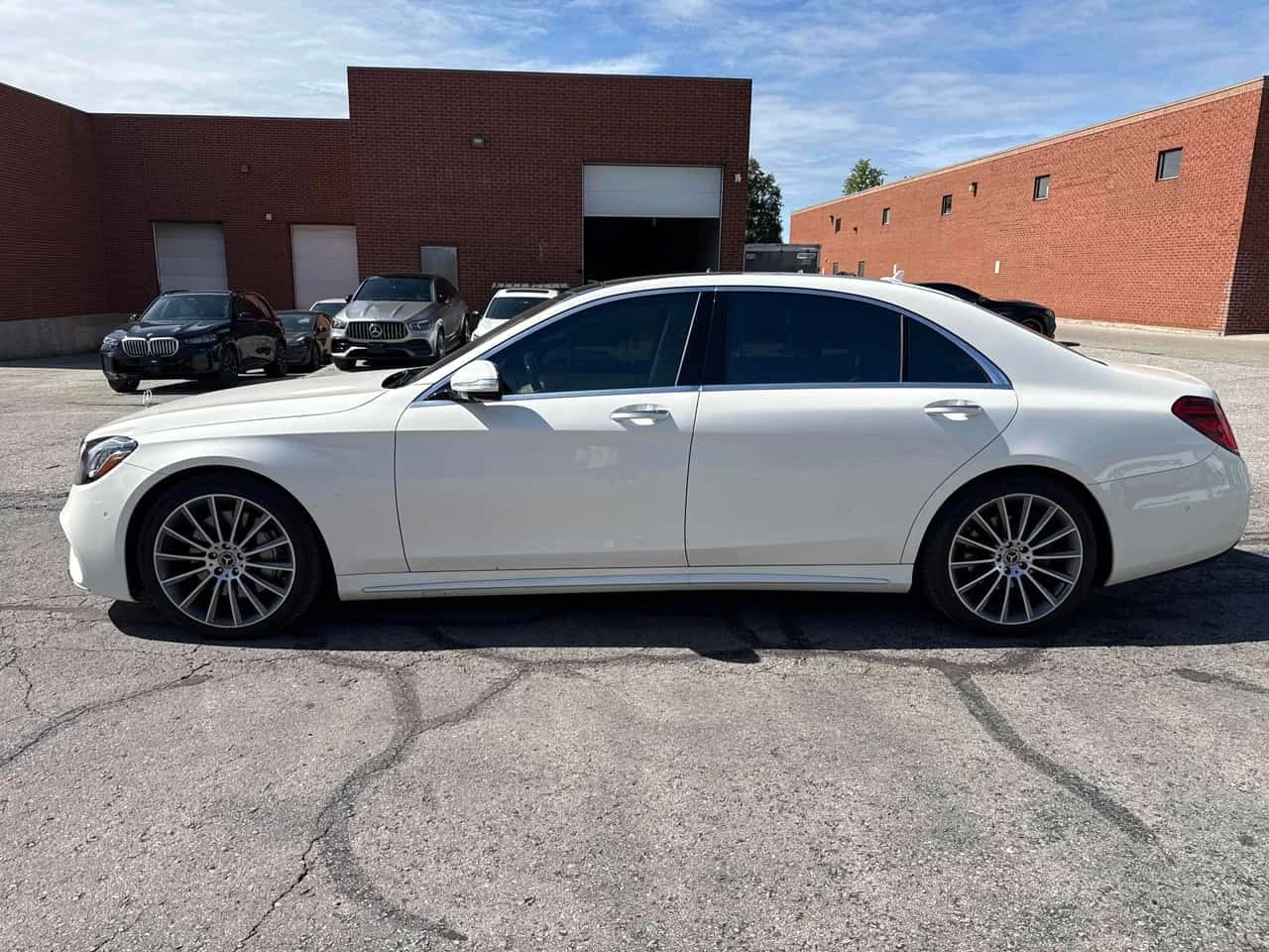 Mercedes-Benz S 560 * CARFAX * БЕЗ ПЪРВОНАЧАЛНА ВНОСКА, снимка 2 - Автомобили и джипове - 56178380