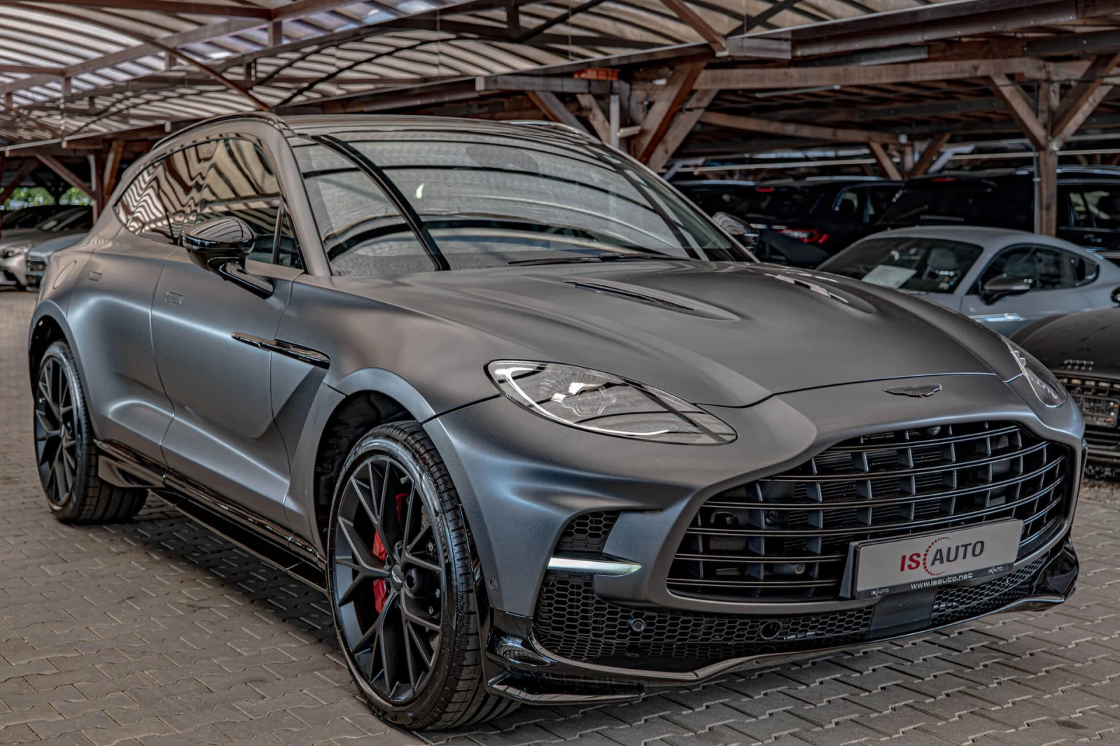 Aston Martin DBX 707/Керамика/Карбон/Обдухване/Камера 360/Bowers&Wi, снимка 2 - Автомобили и джипове - 56225662