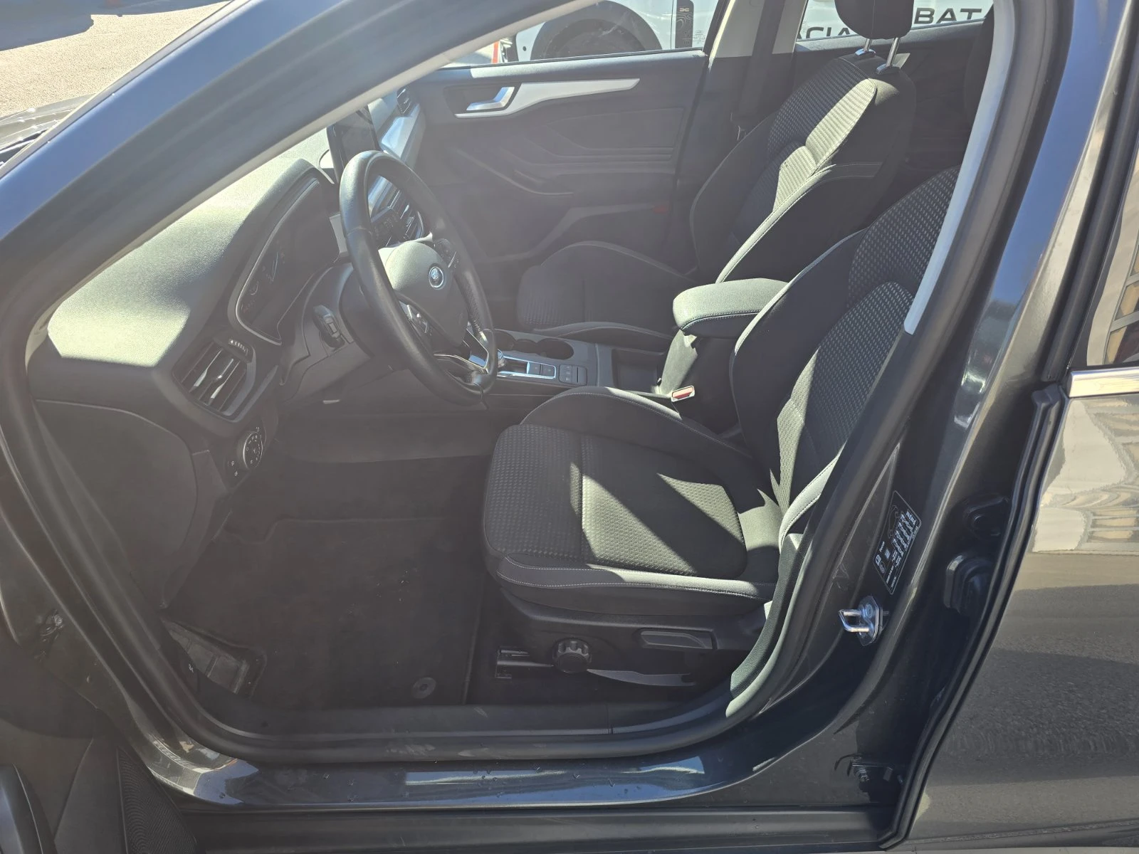 Ford Focus 1.5 dCi 120hp EDC, снимка 13 - Автомобили и джипове - 56256407