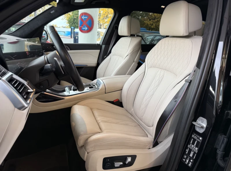 BMW X7 40D* XDRIVE* M-SPORT PRO* PANO* ОБДУХВАНЕ* HUD* , снимка 7 - Автомобили и джипове - 52400430