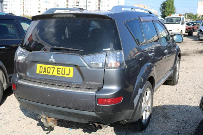 Mitsubishi Outlander 2.0DiD, снимка 6 - Автомобили и джипове - 29606534