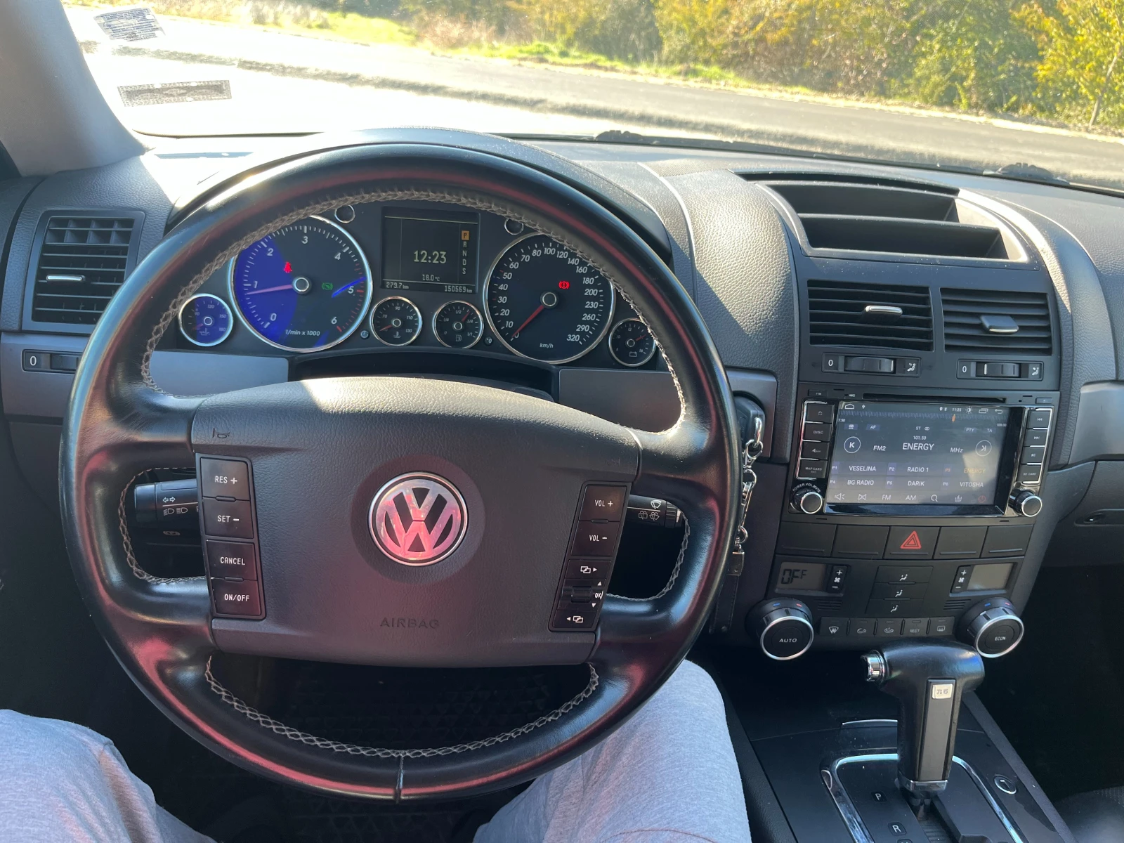 VW Touareg  - изображение 9