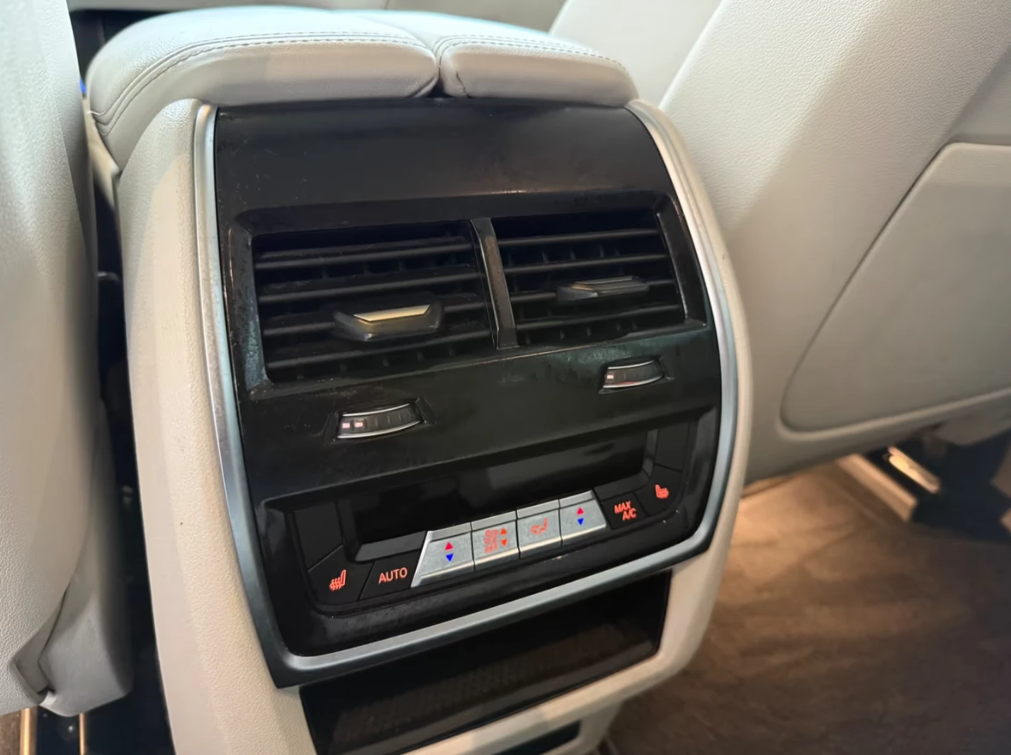 BMW X7 40D* XDRIVE* M-SPORT PRO* PANO* * HUD*  | Mobile.bg   13