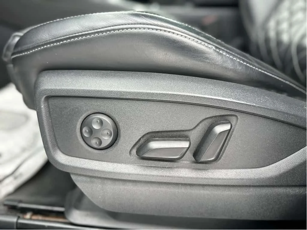 Audi SQ5 Progressiv/1 Owner/ПАНОРАМА/ПОДГРЕВИ/ЦЕНА ДО БГ, снимка 15 - Автомобили и джипове - 53912117