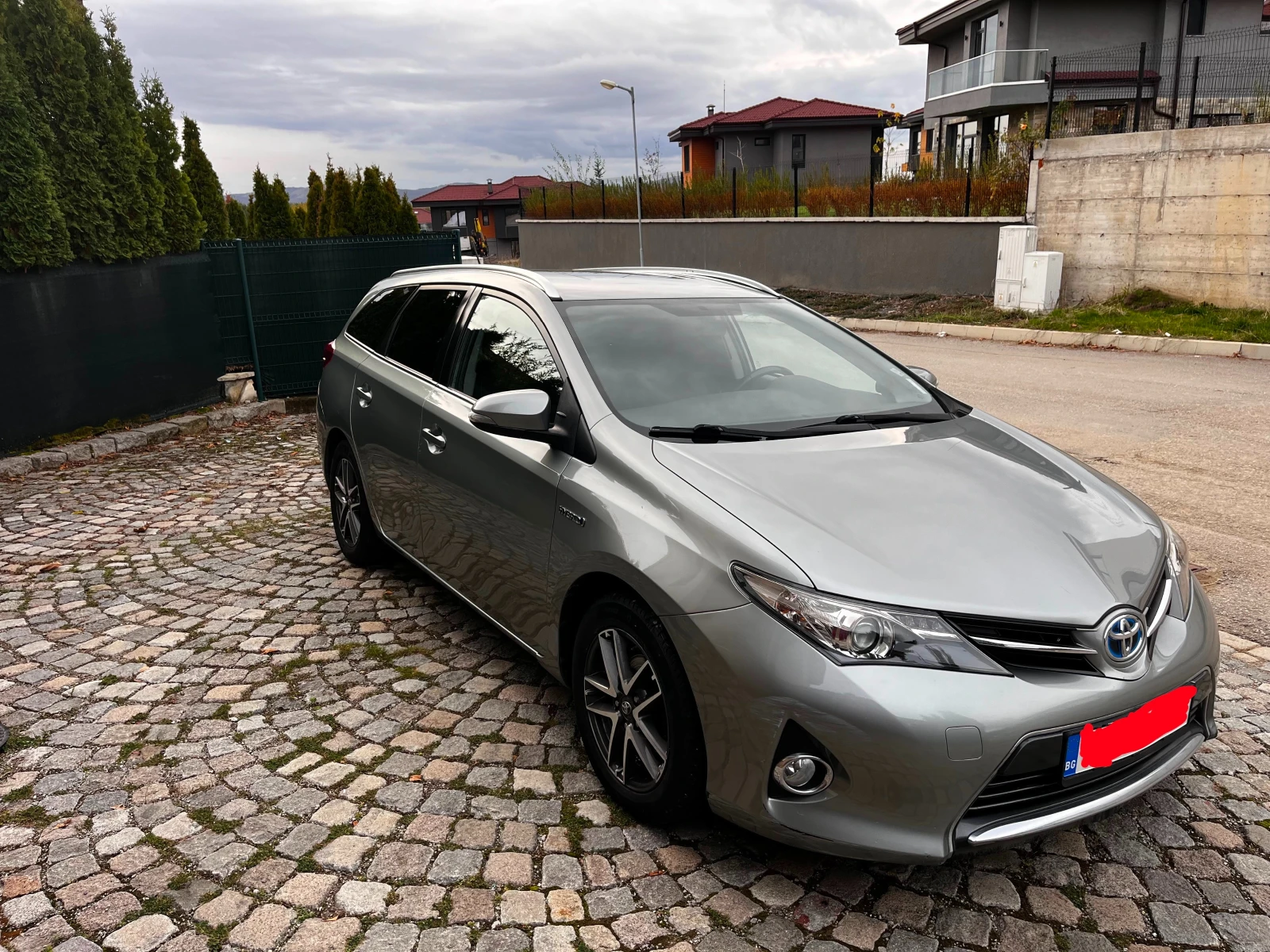 Toyota Auris Touring Sport, снимка 2 - Автомобили и джипове - 54317585