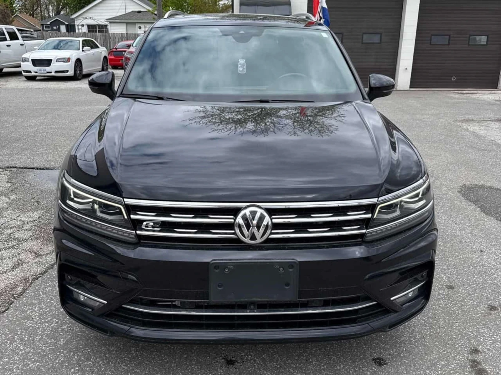 VW Tiguan Очакван внос! R line* 8ск* супер севризна история, снимка 6 - Автомобили и джипове - 54737854