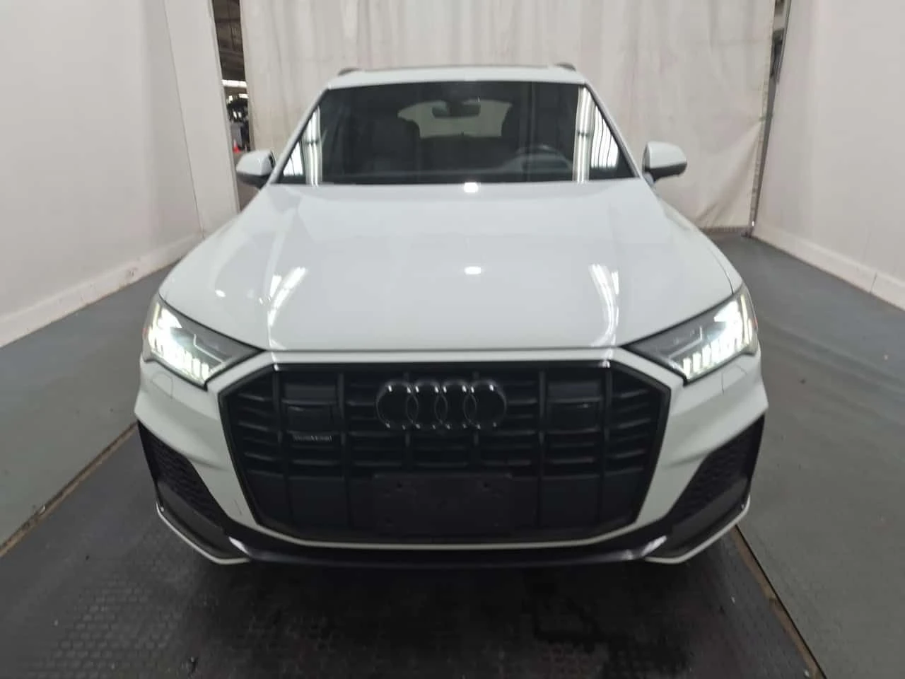 Audi Q7 * Technik * CARFAX * ЦЕНА ДО БГ, снимка 2 - Автомобили и джипове - 54980498