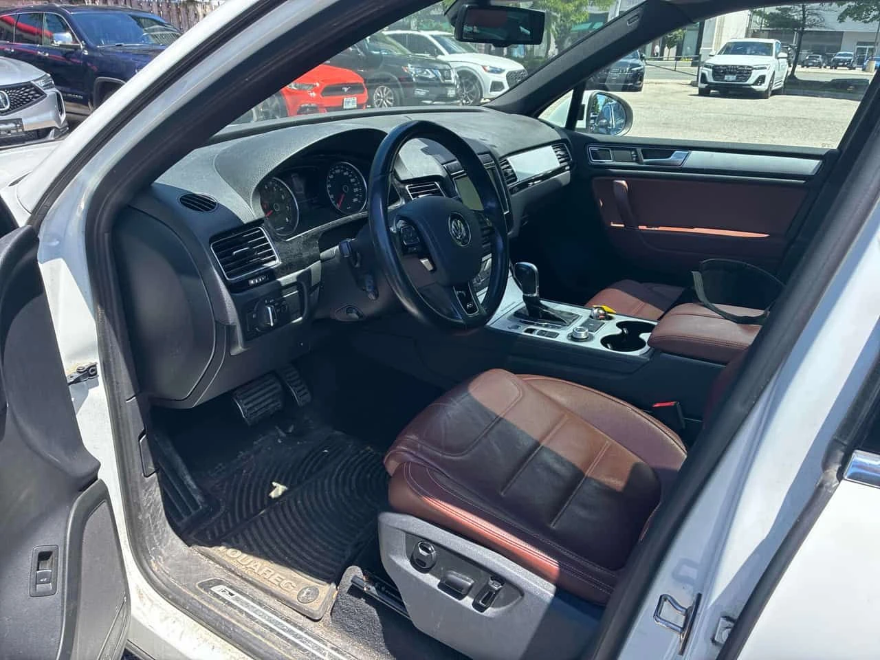 VW Touareg * V6 * CARFAX * ОТ ПРЕДСТАВИТЕЛСТВО * , снимка 5 - Автомобили и джипове - 55397318