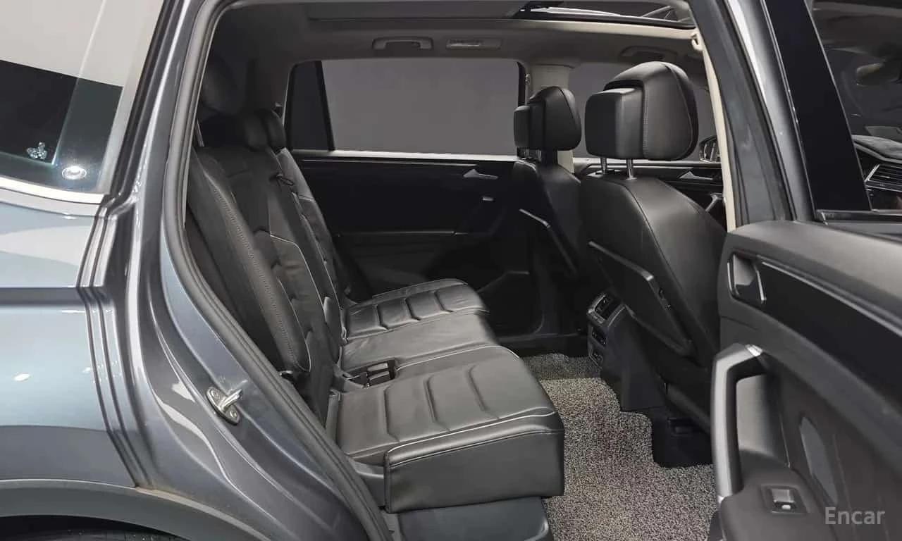 VW Tiguan * 2.0 TDI Prestige * Панорама * Keyless * , снимка 14 - Автомобили и джипове - 56310807