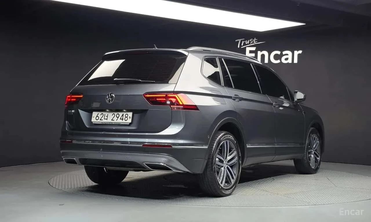 VW Tiguan * 2.0 TDI Prestige * Панорама * Keyless * , снимка 2 - Автомобили и джипове - 56310807