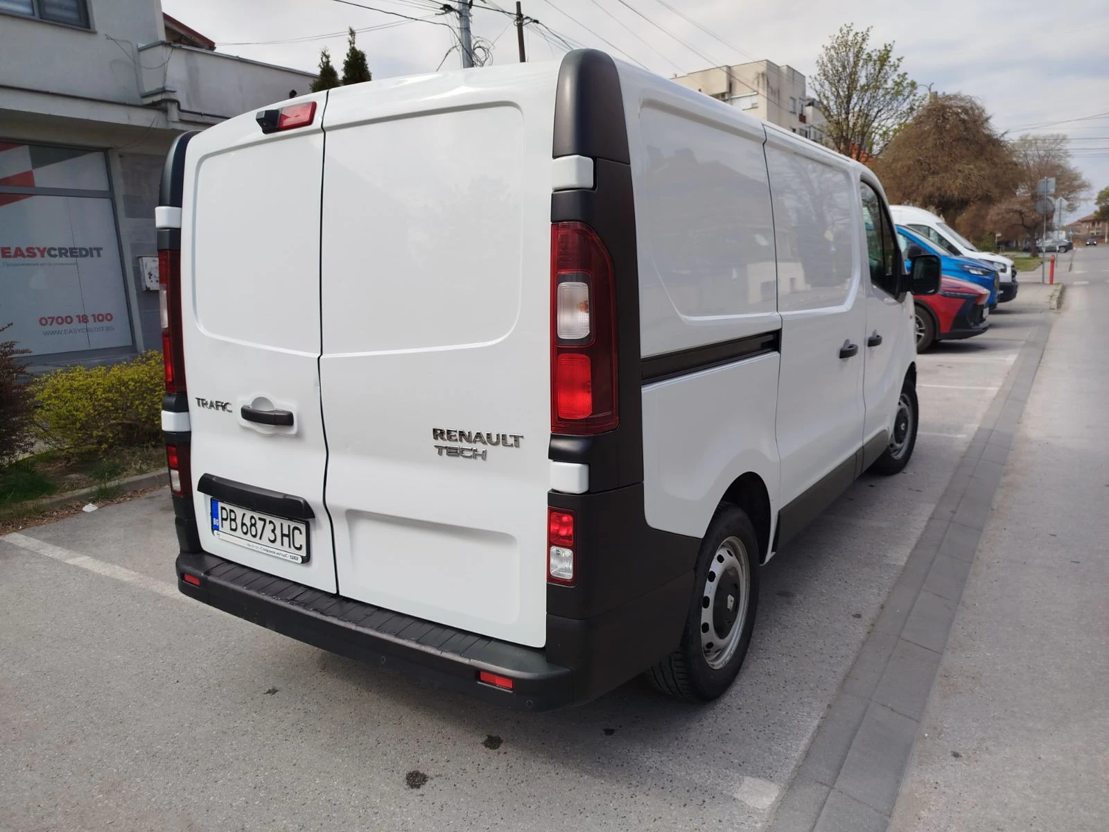 Renault Trafic 1.6 dCi 120 к.с. | Реални км | Камера + навигация, снимка 5 - Бусове и автобуси - 54189952
