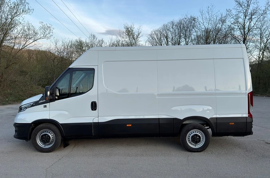 Iveco 35S18 3.0* HI-MATIC* ХЛАДИЛЕН-32* КЛИМА* LED* ДИСТРОНИК, снимка 3 - Бусове и автобуси - 54231499