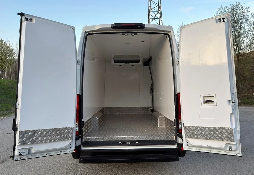 Iveco 35S18 3.0* HI-MATIC* ХЛАДИЛЕН-32* КЛИМА* LED* ДИСТРОНИК, снимка 7 - Бусове и автобуси - 54231499