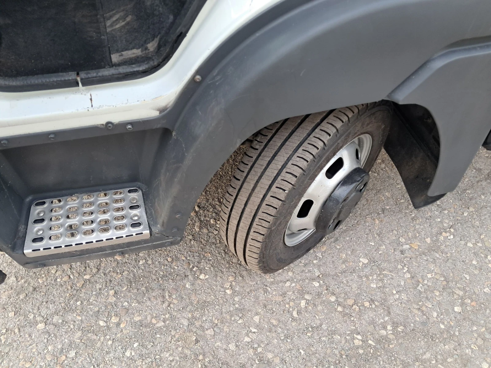 Nissan Atleon Б категория!Климатик!НАЛИЧЕН!, снимка 9 - Камиони - 53715984