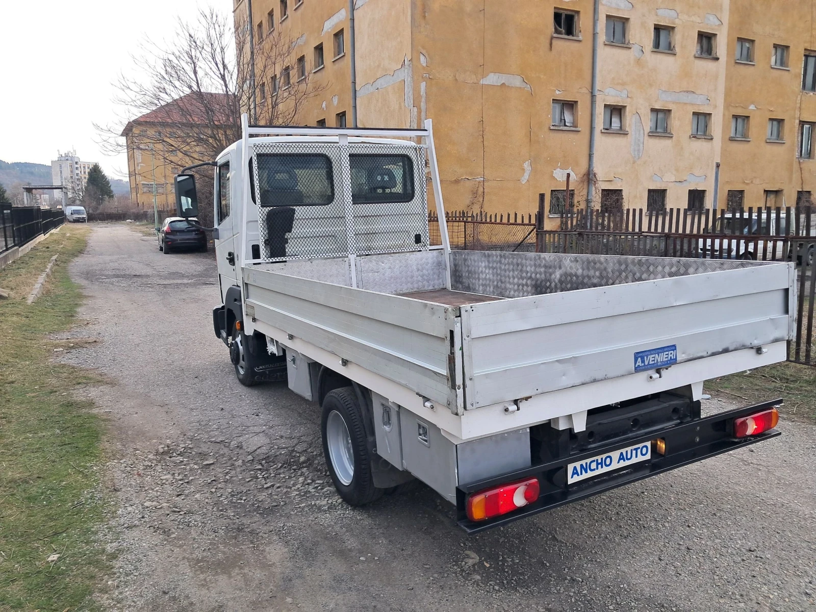 Nissan Atleon Б категория!Климатик!НАЛИЧЕН!, снимка 4 - Камиони - 53715984