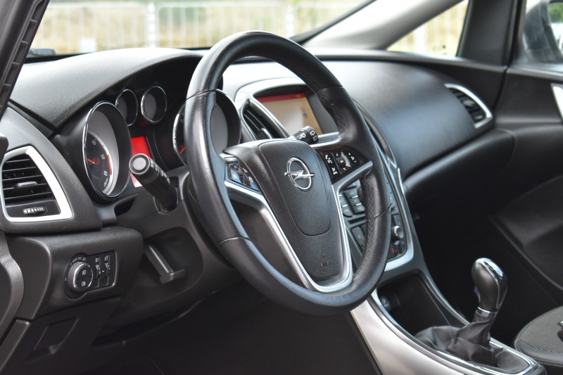 Opel Astra FACELIFT* LED, снимка 9 - Автомобили и джипове - 41166070