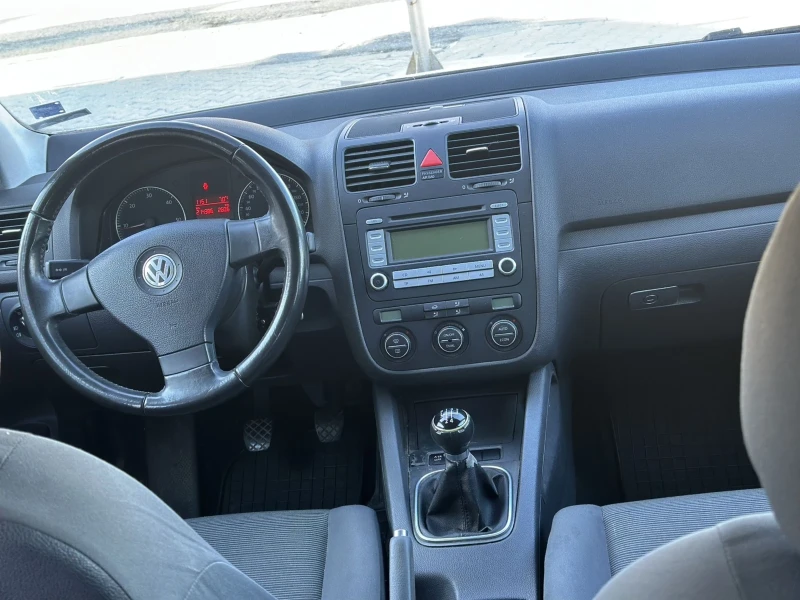 VW Golf 1.9 TDI, снимка 5 - Автомобили и джипове - 48011150