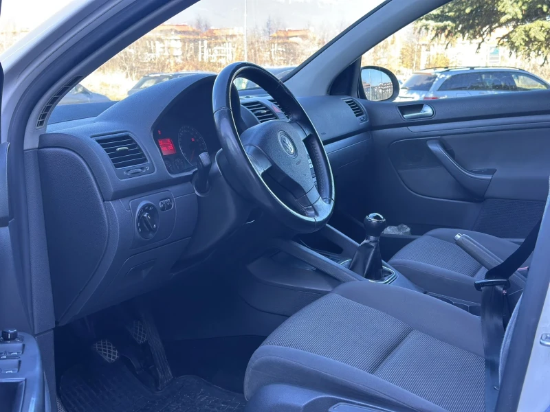 VW Golf 1.9 TDI, снимка 7 - Автомобили и джипове - 48011150