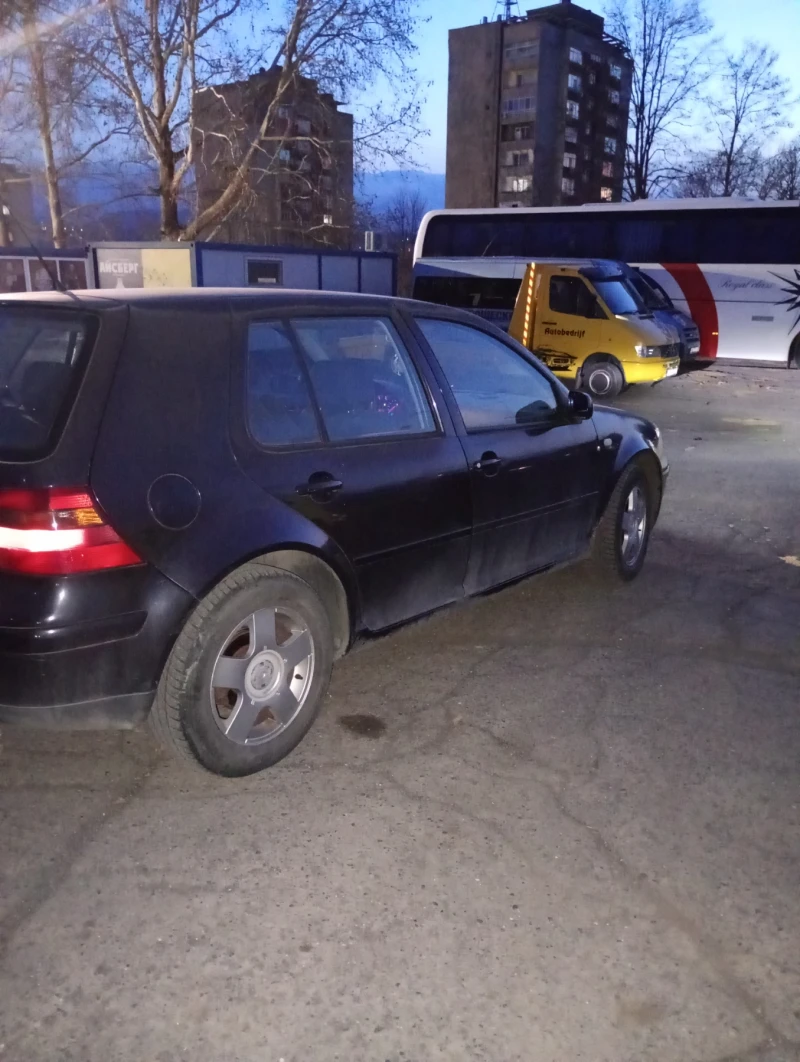 VW Golf 1.9 TDI, снимка 11 - Автомобили и джипове - 49454031