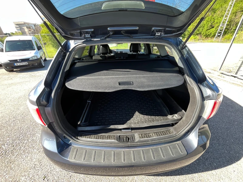 Toyota Avensis 2.2 Automatic, снимка 15 - Автомобили и джипове - 50084419