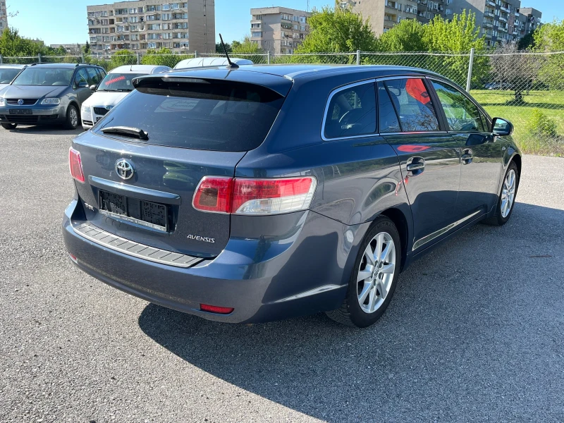 Toyota Avensis 2.2 Automatic, снимка 5 - Автомобили и джипове - 50084419