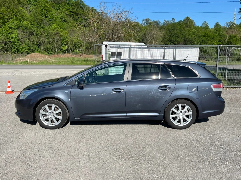 Toyota Avensis 2.2 Automatic, снимка 2 - Автомобили и джипове - 50084419
