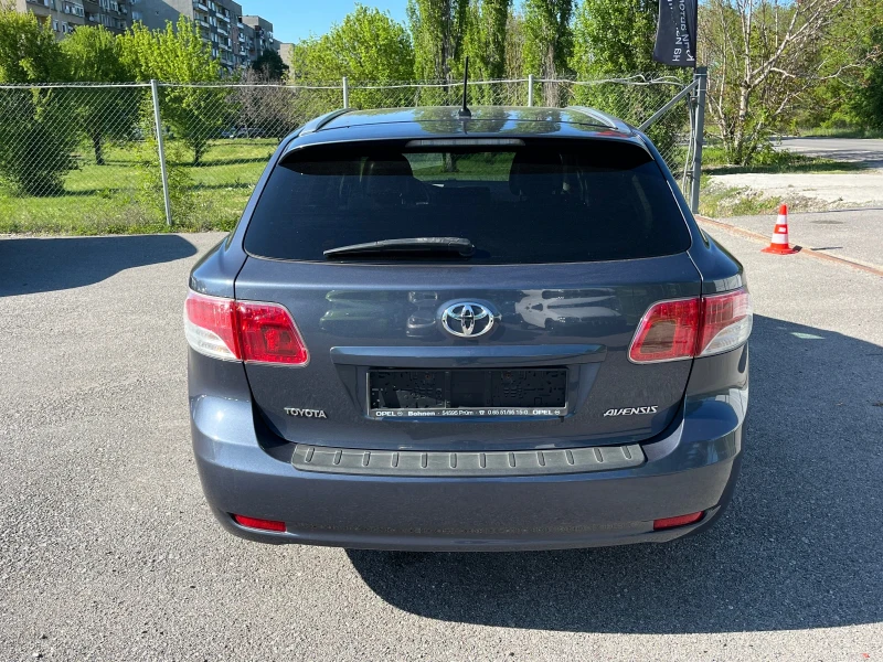 Toyota Avensis 2.2 Automatic, снимка 4 - Автомобили и джипове - 50084419