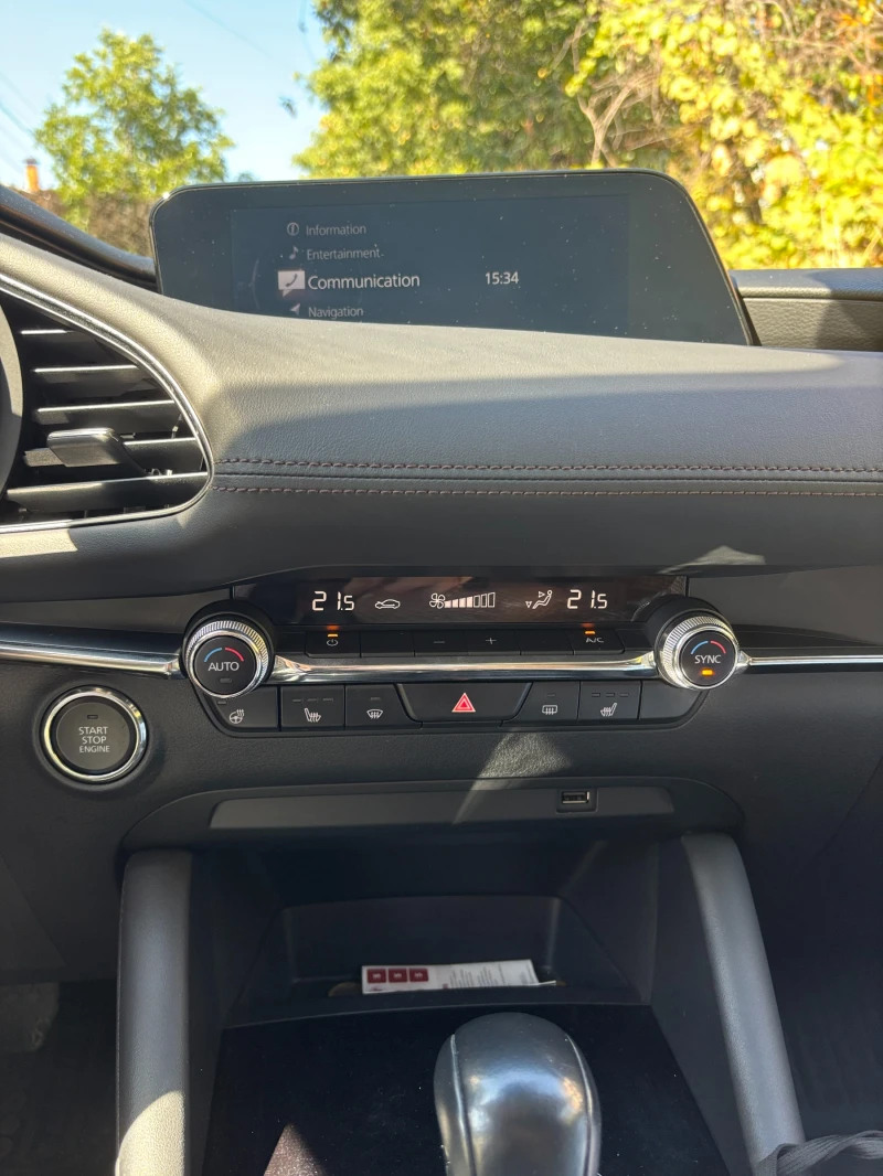 Mazda 3 2.0 Mild Hybrid Skyactiv-X, снимка 11 - Автомобили и джипове - 52472703