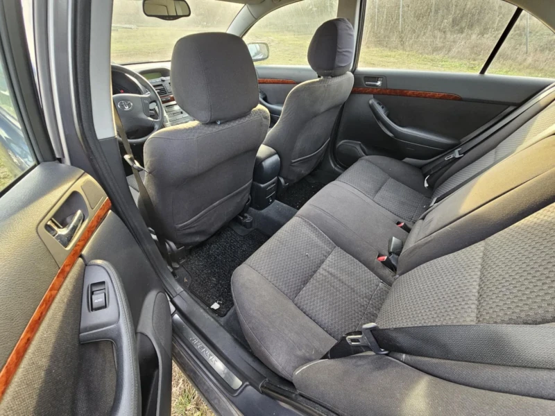 Toyota Avensis 2.0 D4D 116к.с, снимка 12 - Автомобили и джипове - 53288926