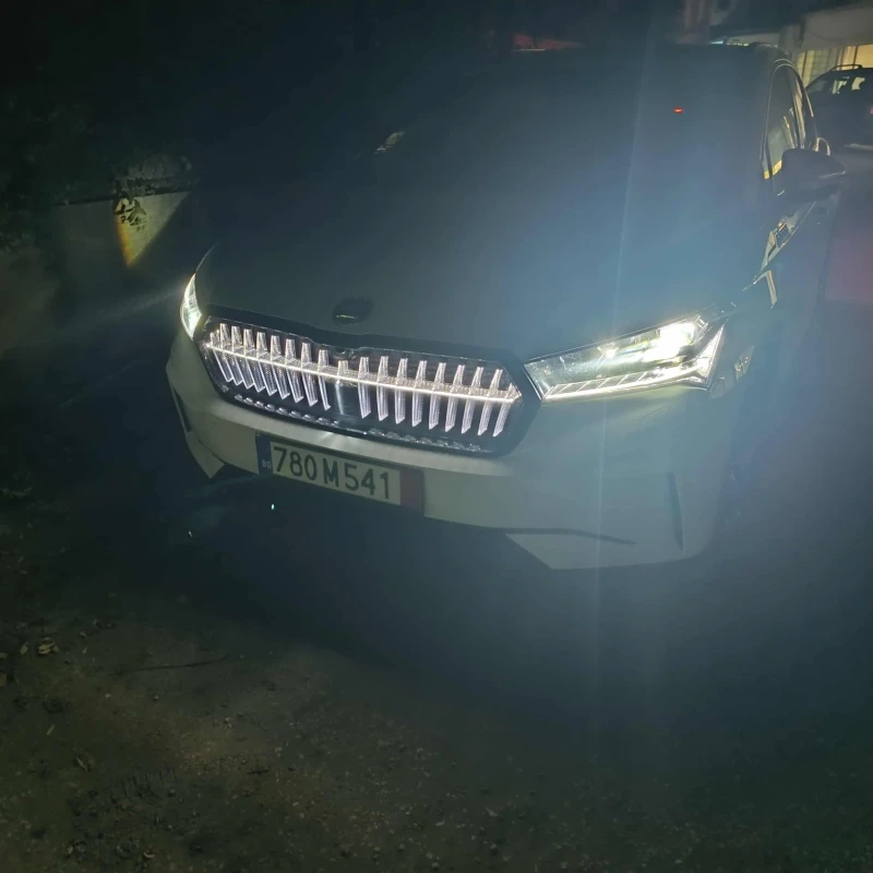 Skoda Enyaq 82 Kwгаранция терм.помпа екстри , снимка 3 - Автомобили и джипове - 53292413