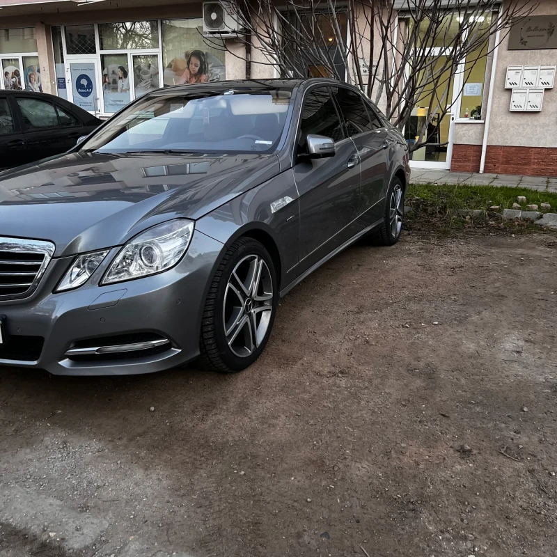 Mercedes-Benz E 350 CDI/ Обсл/Avantgarde/Dist/BlindSpot/LaneAssist, снимка 3 - Автомобили и джипове - 53427607