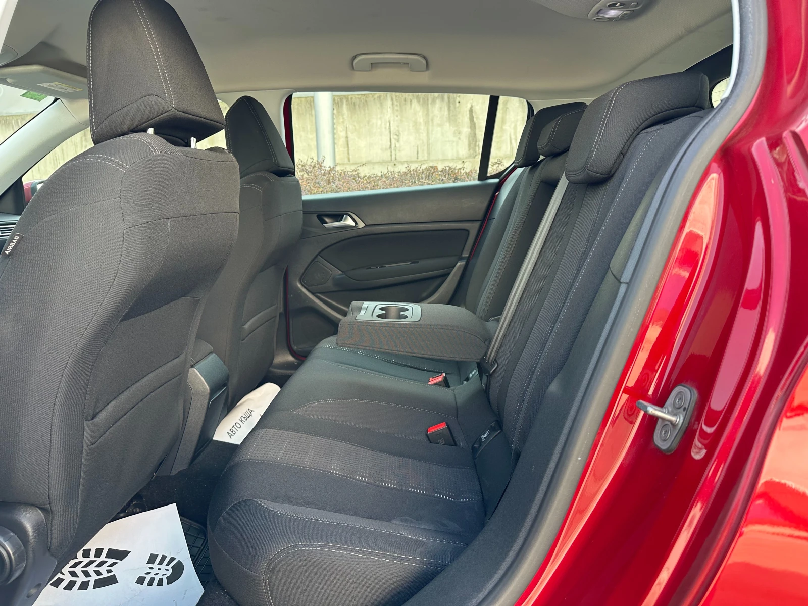 Peugeot 308 1.6d 120 к.с. - изображение 10