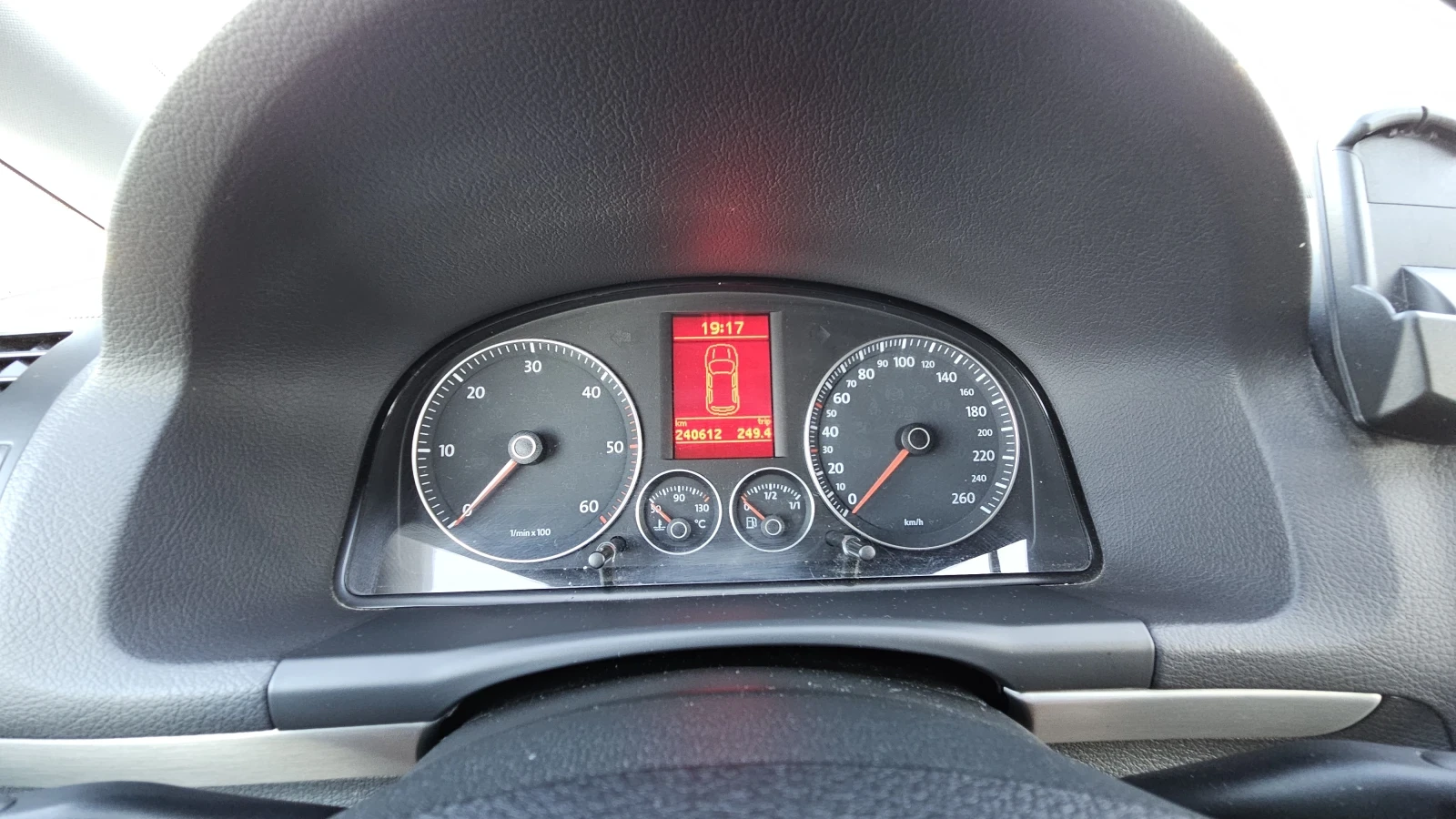 VW Touran  - изображение 8