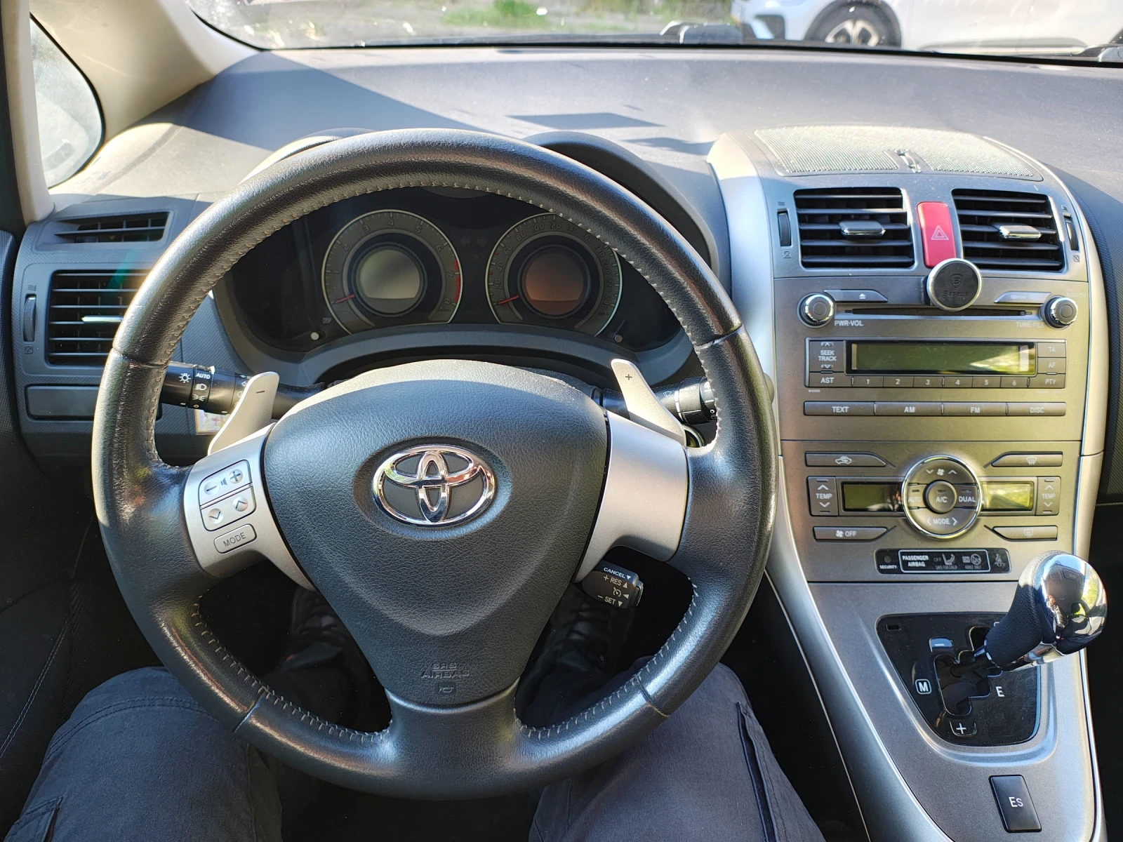 Toyota Auris  - изображение 5