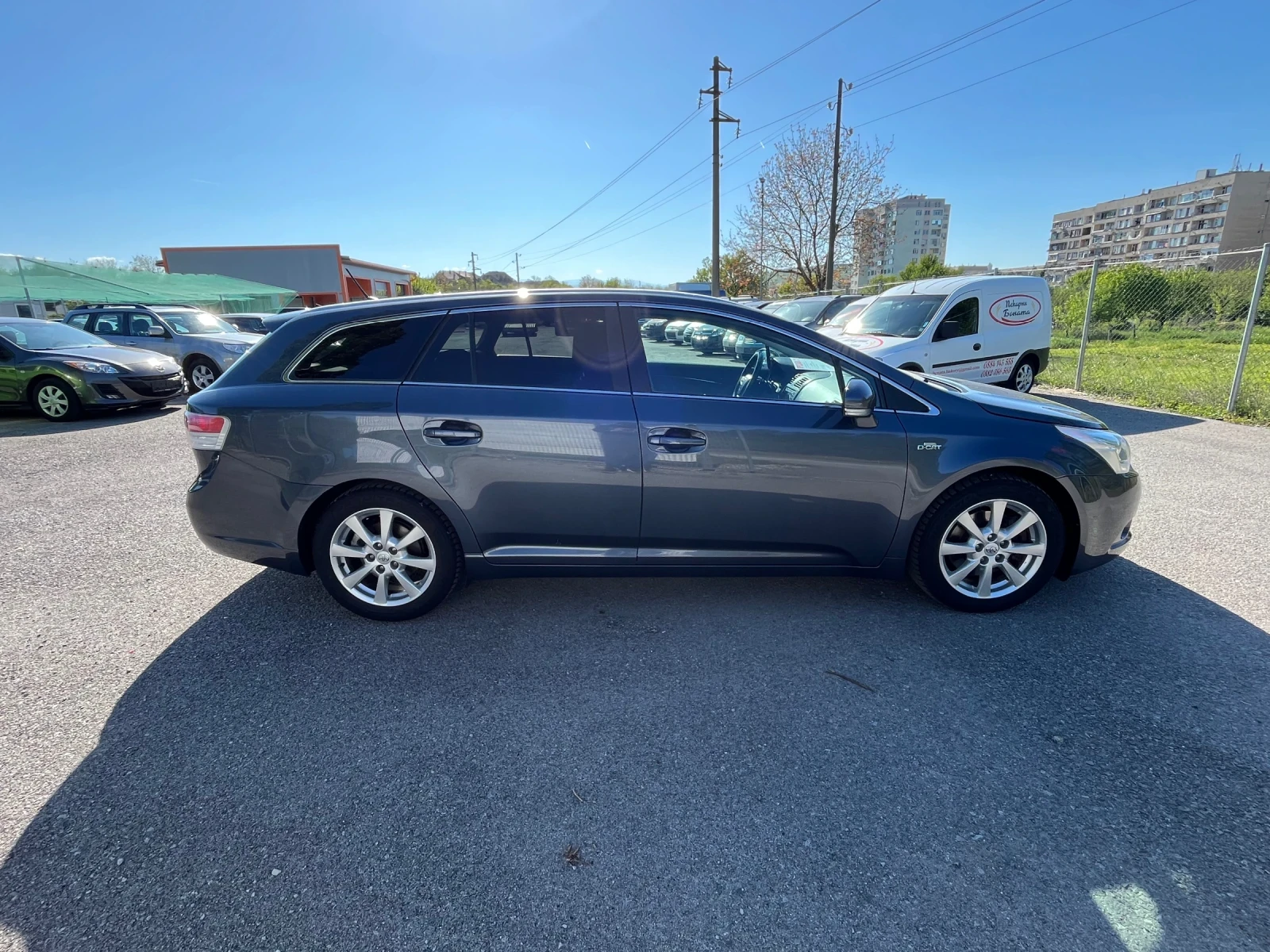 Toyota Avensis 2.2 Automatic - изображение 6