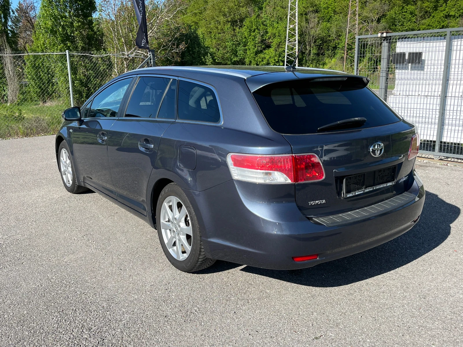 Toyota Avensis 2.2 Automatic - изображение 3